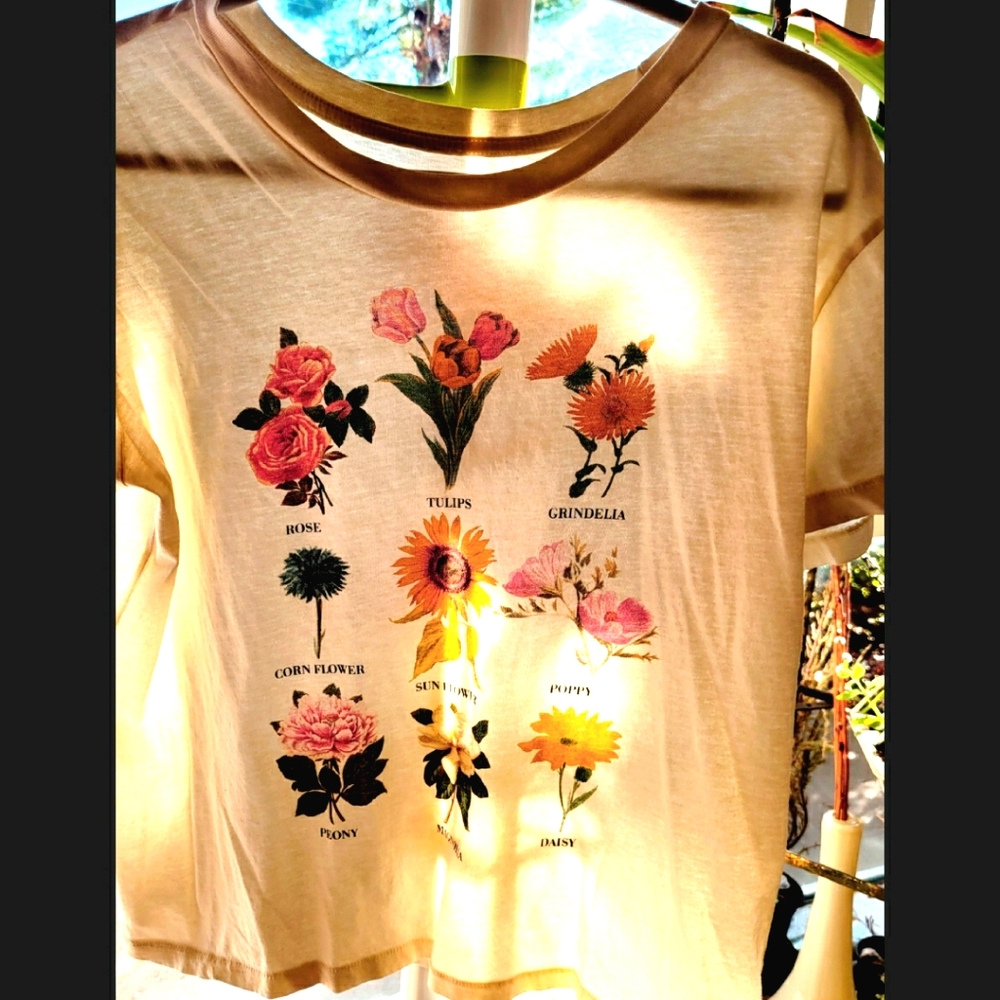 Oversized Tee Dainty Flower Garden Print🌹🌺🌻🌼🌷